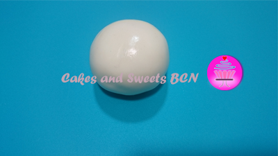 Modelado Cisnes Tarta de Fresa Paso 2