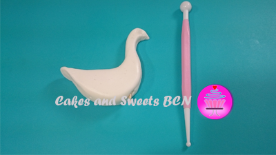 Modelado Cisnes Tarta de Fresa Paso 4